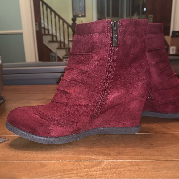 G.C. shoes Madeline burgundy suede wedge booties - Picture 4 of 8
